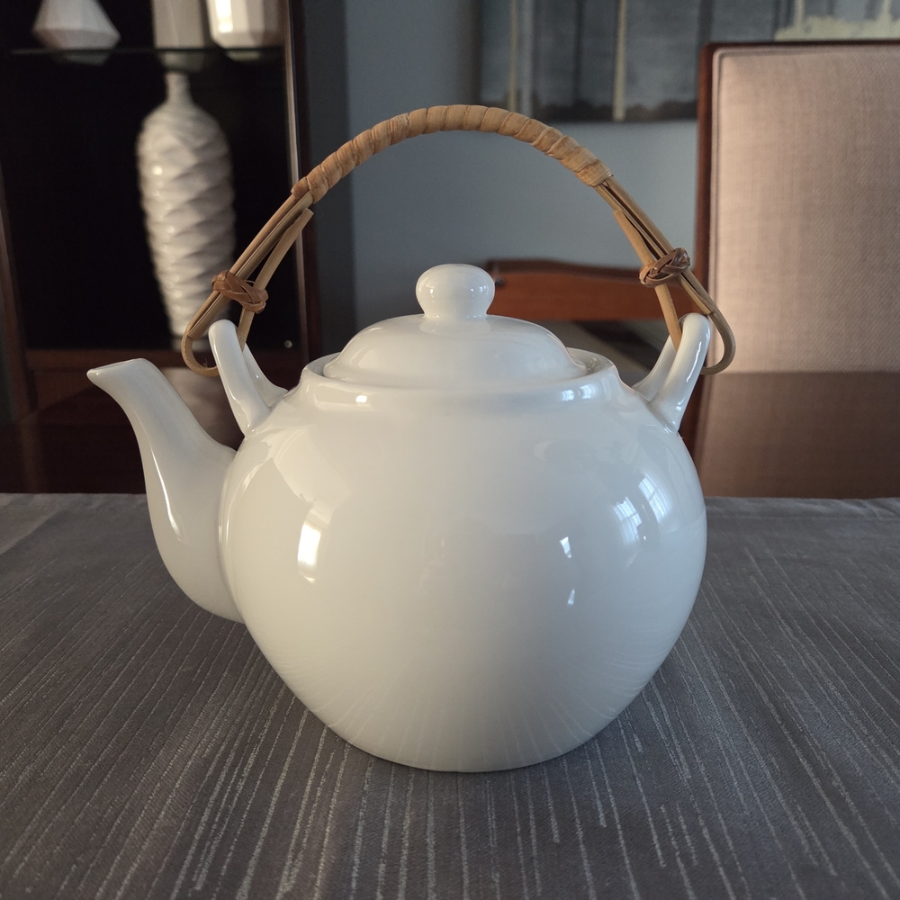 Elegant White Teapot with Bamboo Handle